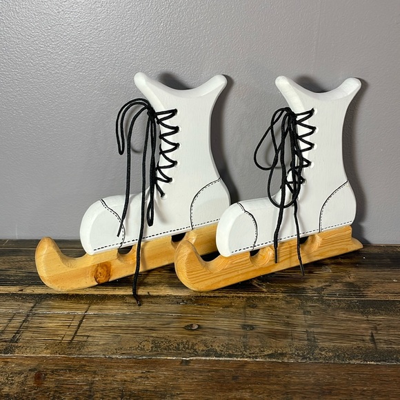 Adorable wooden skates - appears hand painted - Picture 1 of 9